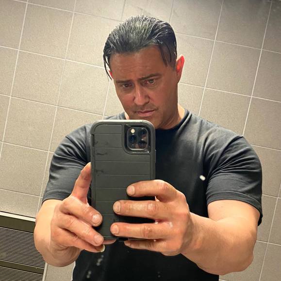 Meet your Posher, Jonathan - Picture 1 of 1